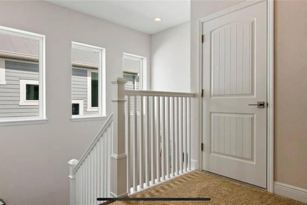 Luxurious Modern Townhouse Right Across Beach!! Table Tennis St. Pete Beach Exterior photo
