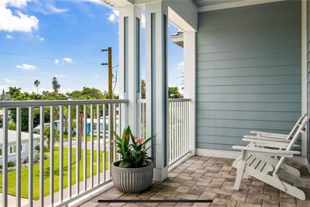 Luxurious Modern Townhouse Right Across Beach!! Table Tennis St. Pete Beach Exterior photo